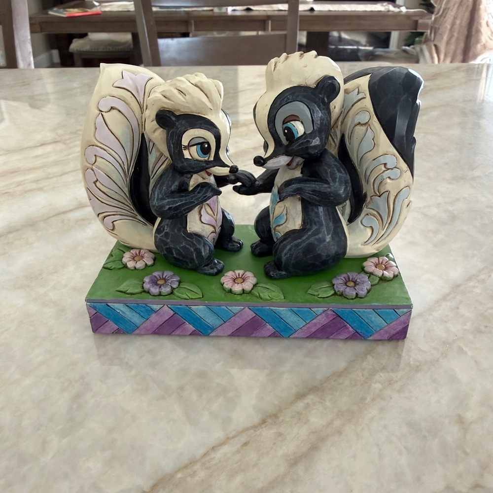 Jim Shore Disney Traditions LOVE IS IN THE AIR 4049639 Bambi Skunks Rare O